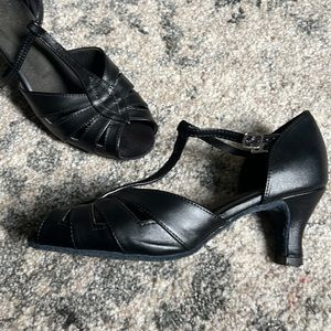 Size 8 2.75 inch heel black salsa dancing shoes